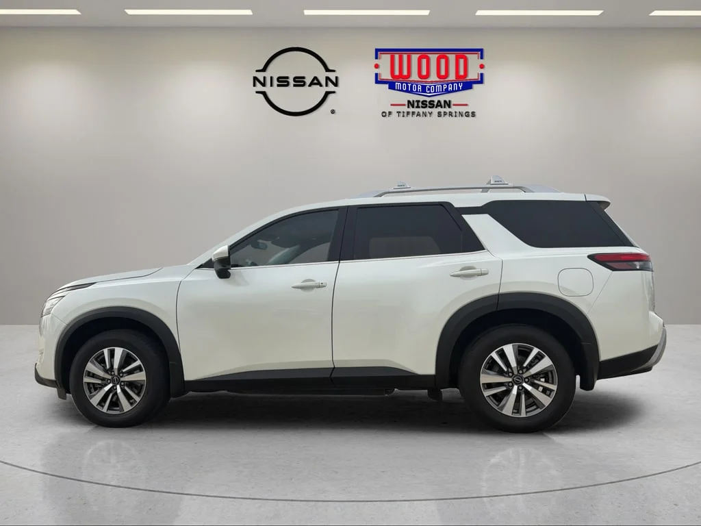 Used 2023 Pearl White Tricoat Nissan SL image 5