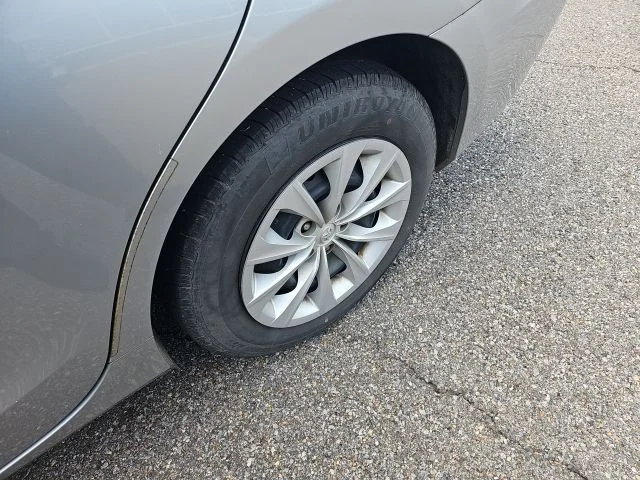 Used 2016 Gray Toyota LE image 12