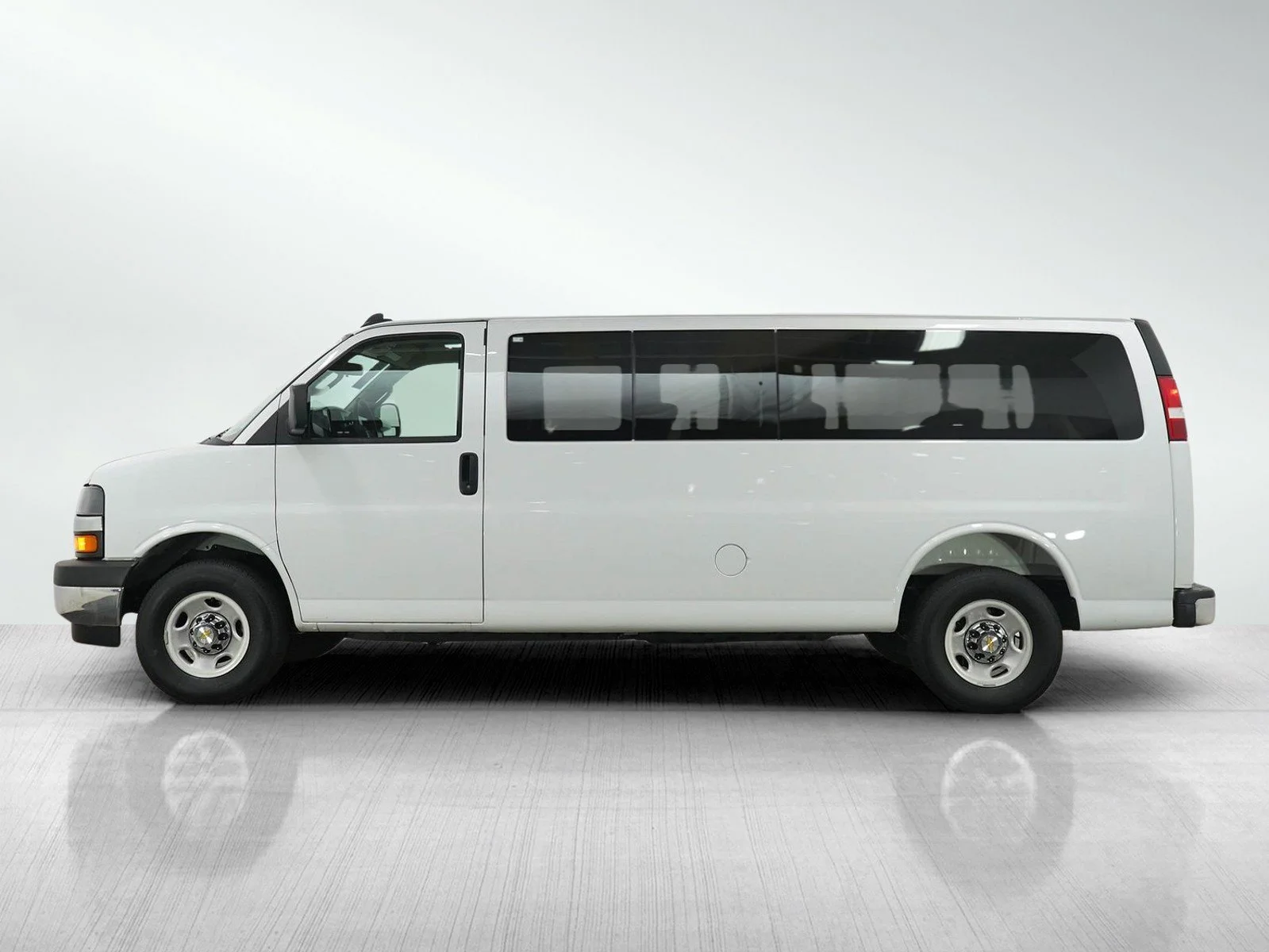 Used 2025 Chevrolet Express Passenger LT with VIN 1GAZGPF77S1101963 for sale in Burnsville, Minnesota