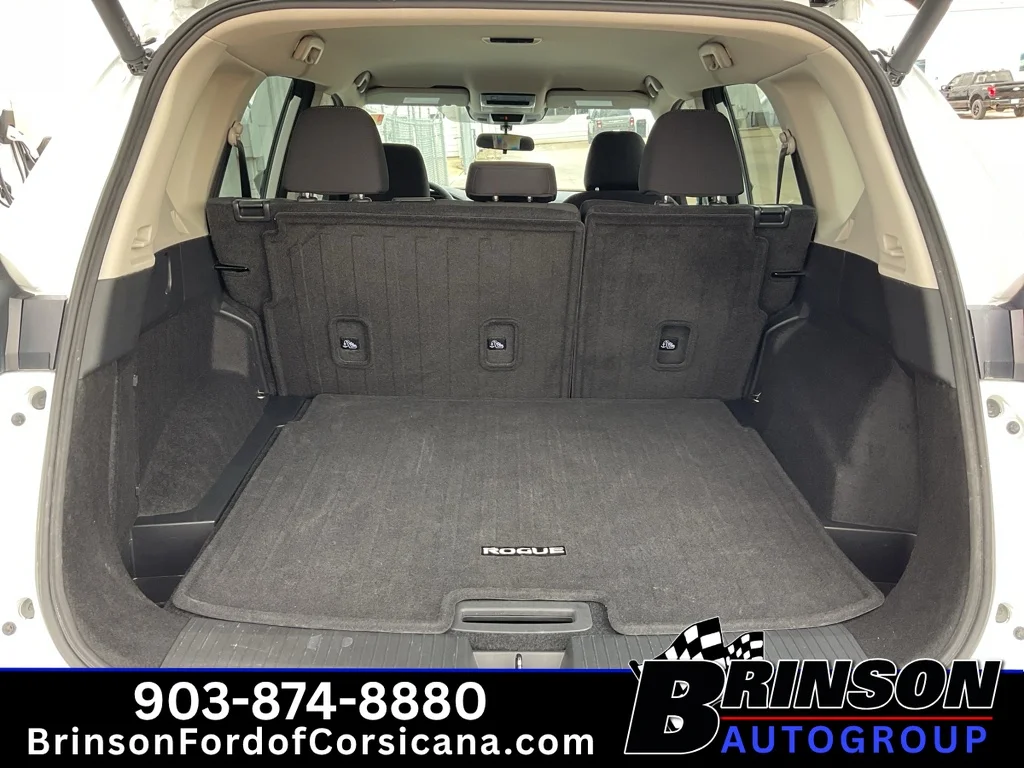 Used 2025 Everest White P Nissan SV image 9