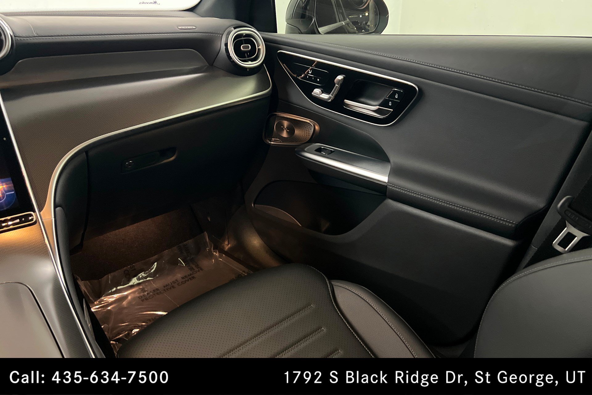 Certified Used 2026 Black Mercedes-Benz GLC 300 image 11