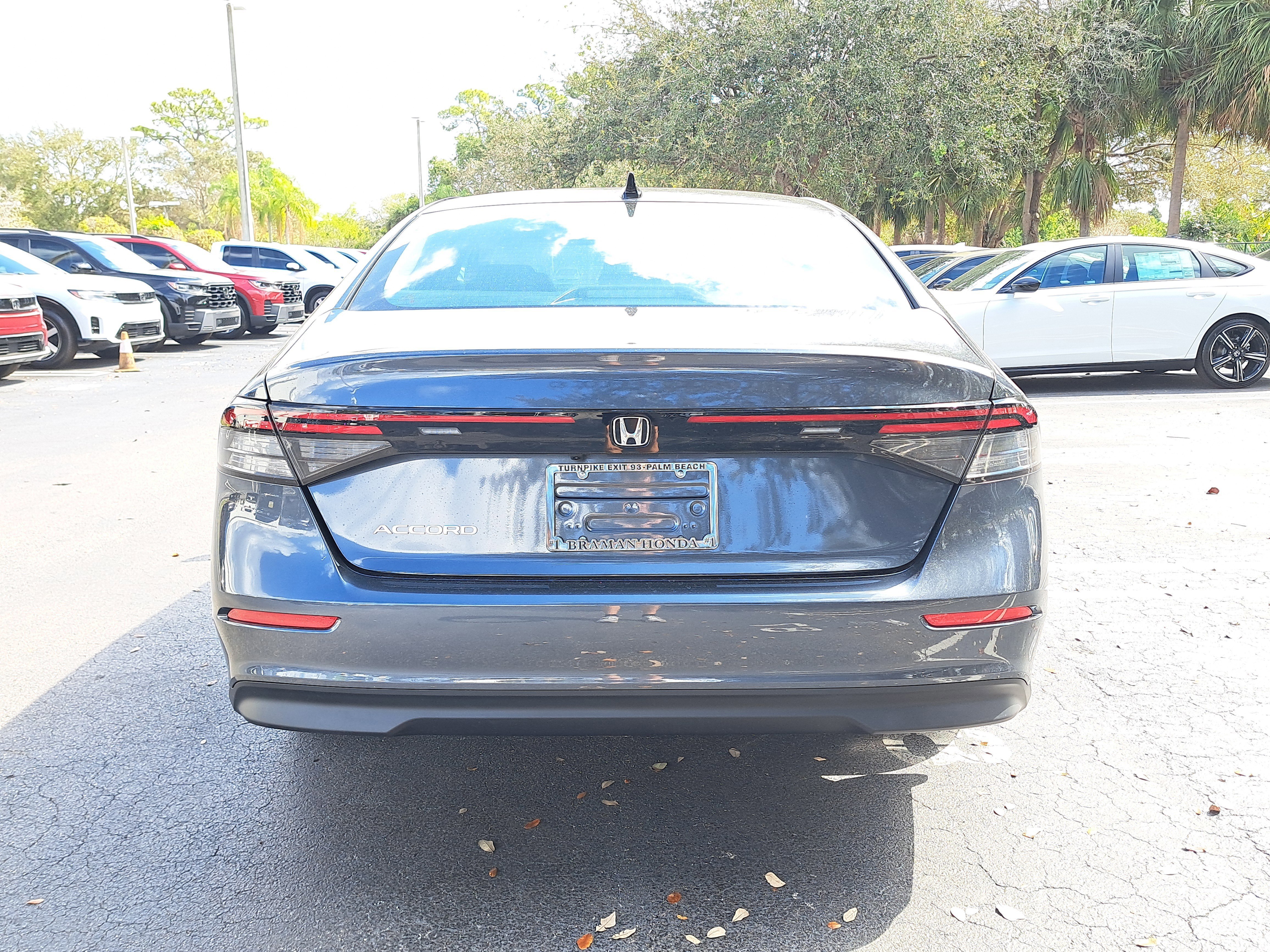 New 2026 Meteorite Gray Metallic Honda SE image 5