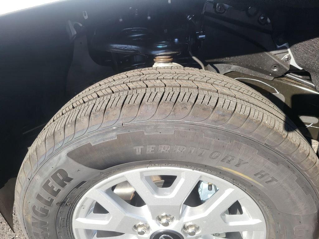 2026 Toyota Tacoma SR5 - Photo 18