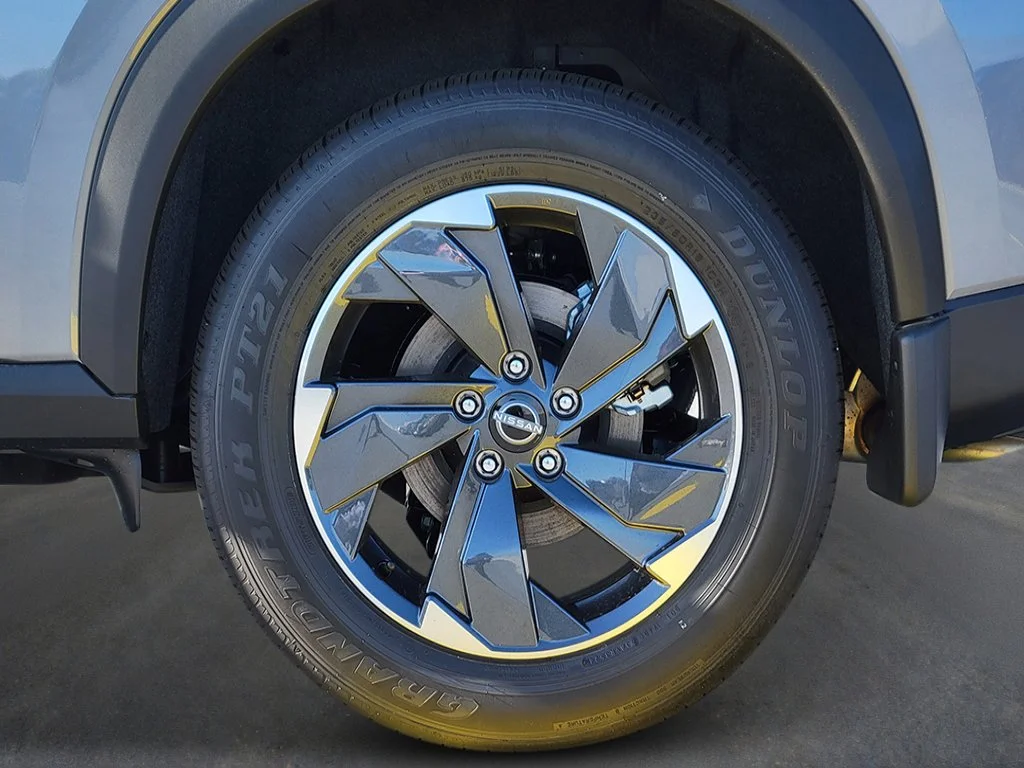 2026 Nissan Rogue SV - Photo 11