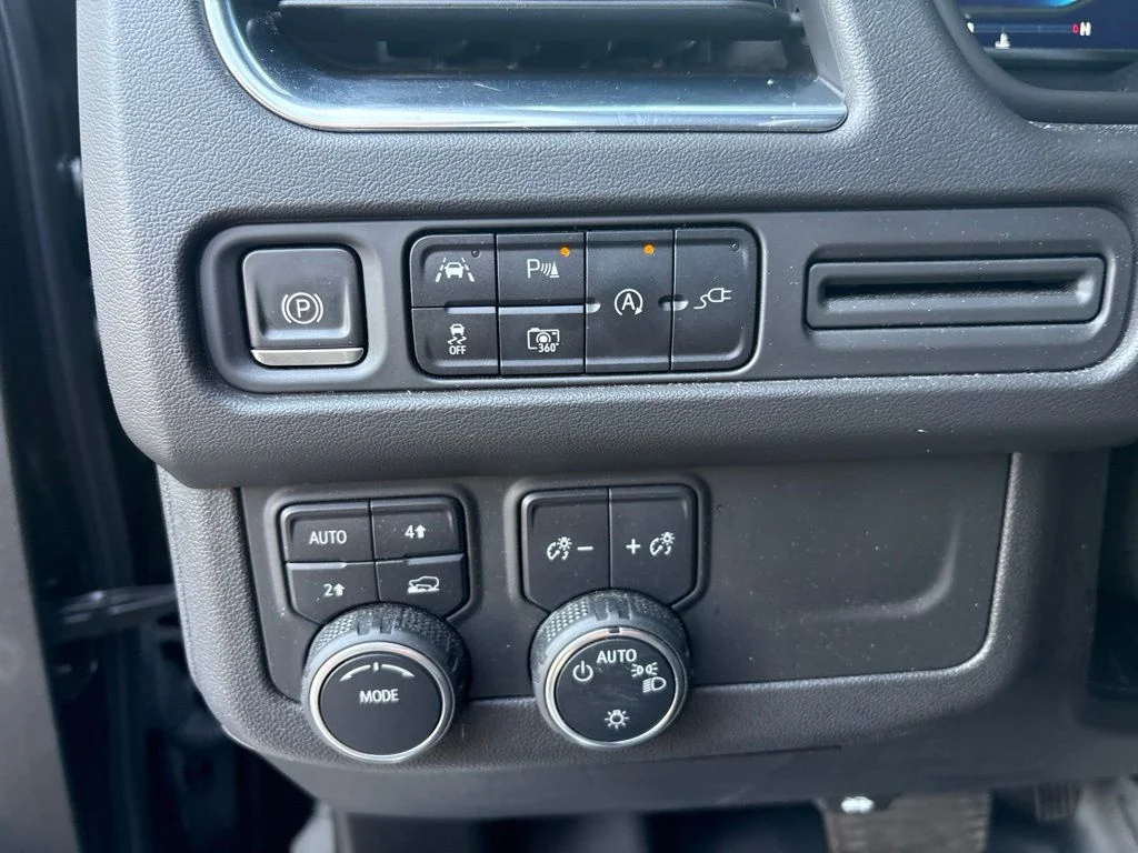 Used 2022 Black Chevrolet LT image 15