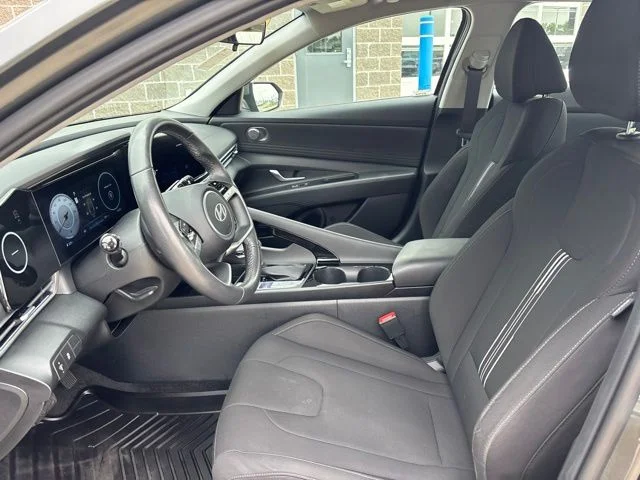 Used 2025 Amazon Gray Hyundai SEL Convenience image 13