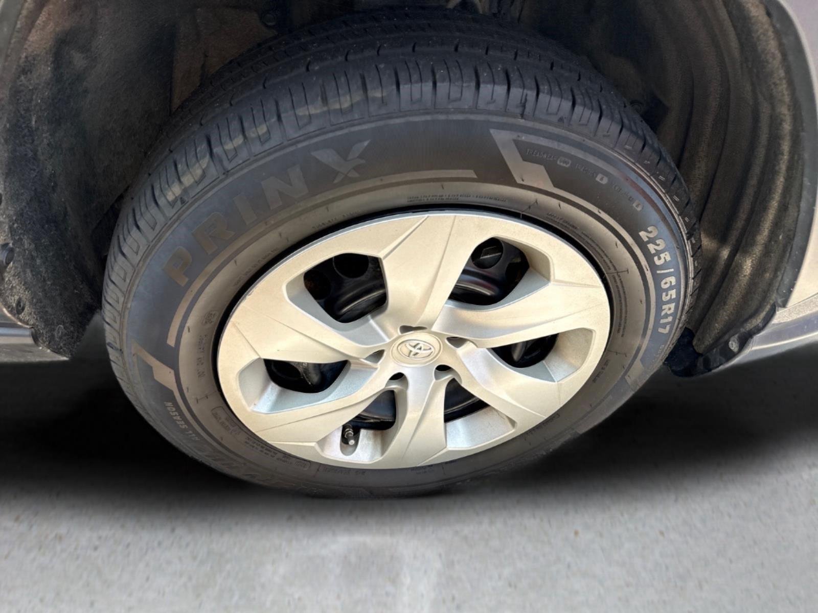 Used 2022 Magnetic Gray Metallic Toyota LE image 21