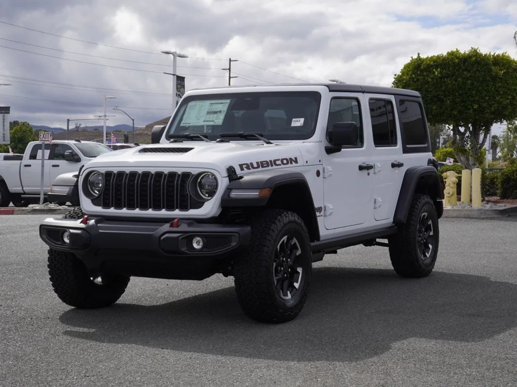 New 2026 Bright White Clear-Coat Exterior Paint Jeep Rubicon image 7