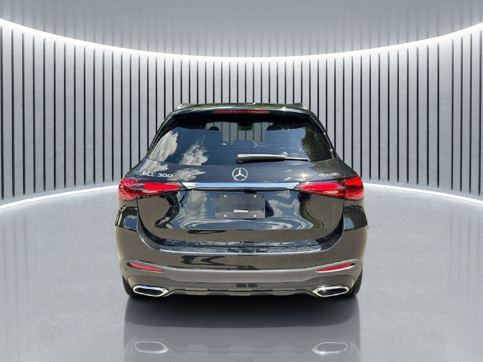 New 2026 Obsidian Black Metallic Mercedes-Benz GLC 300 image 4