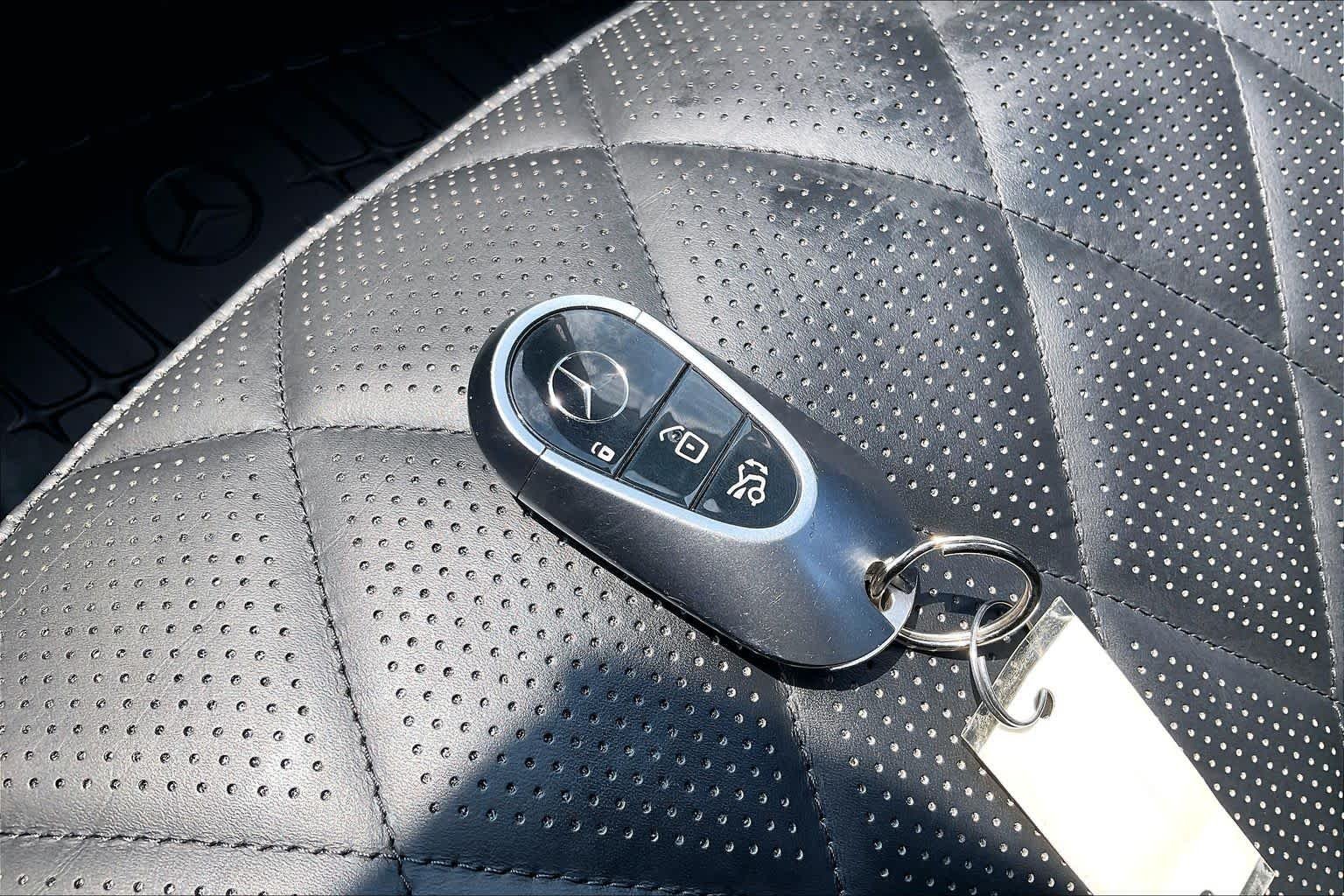 Used 2025 Obsidian Black Metallic Mercedes-Benz S 580 image 14