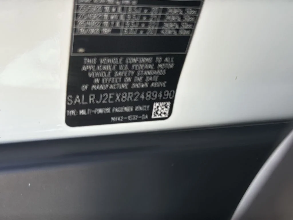 Used 2024  Land Rover S image 17
