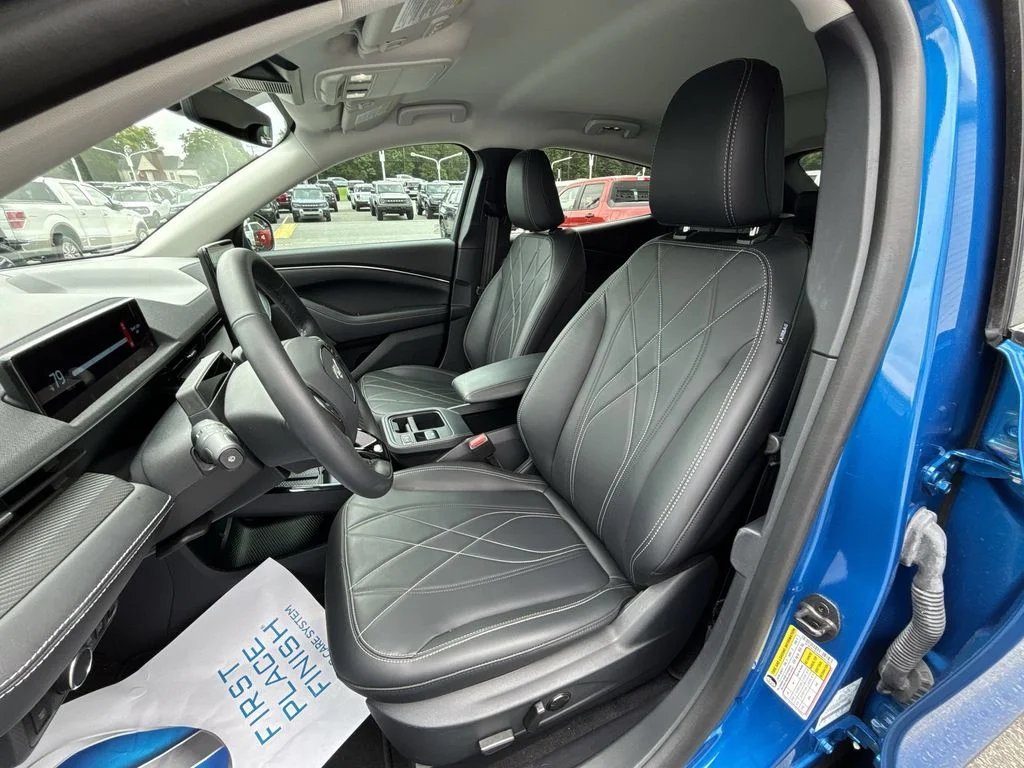 Used 2025 Blue Ford Select image 13