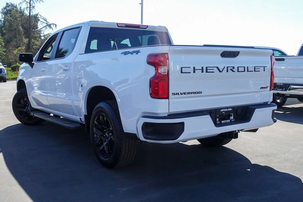 Used 2026 Summit White Chevrolet RST image 12