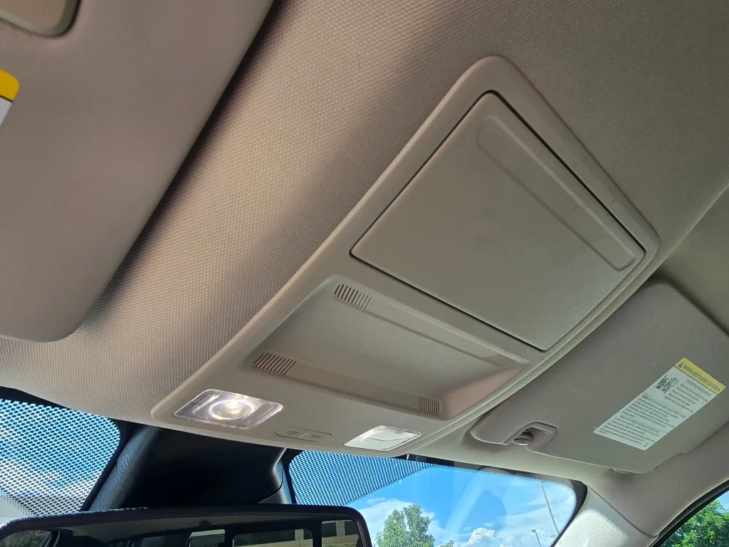 Used 2019 White Platinum Tri-Coat Ford LARIAT image 25