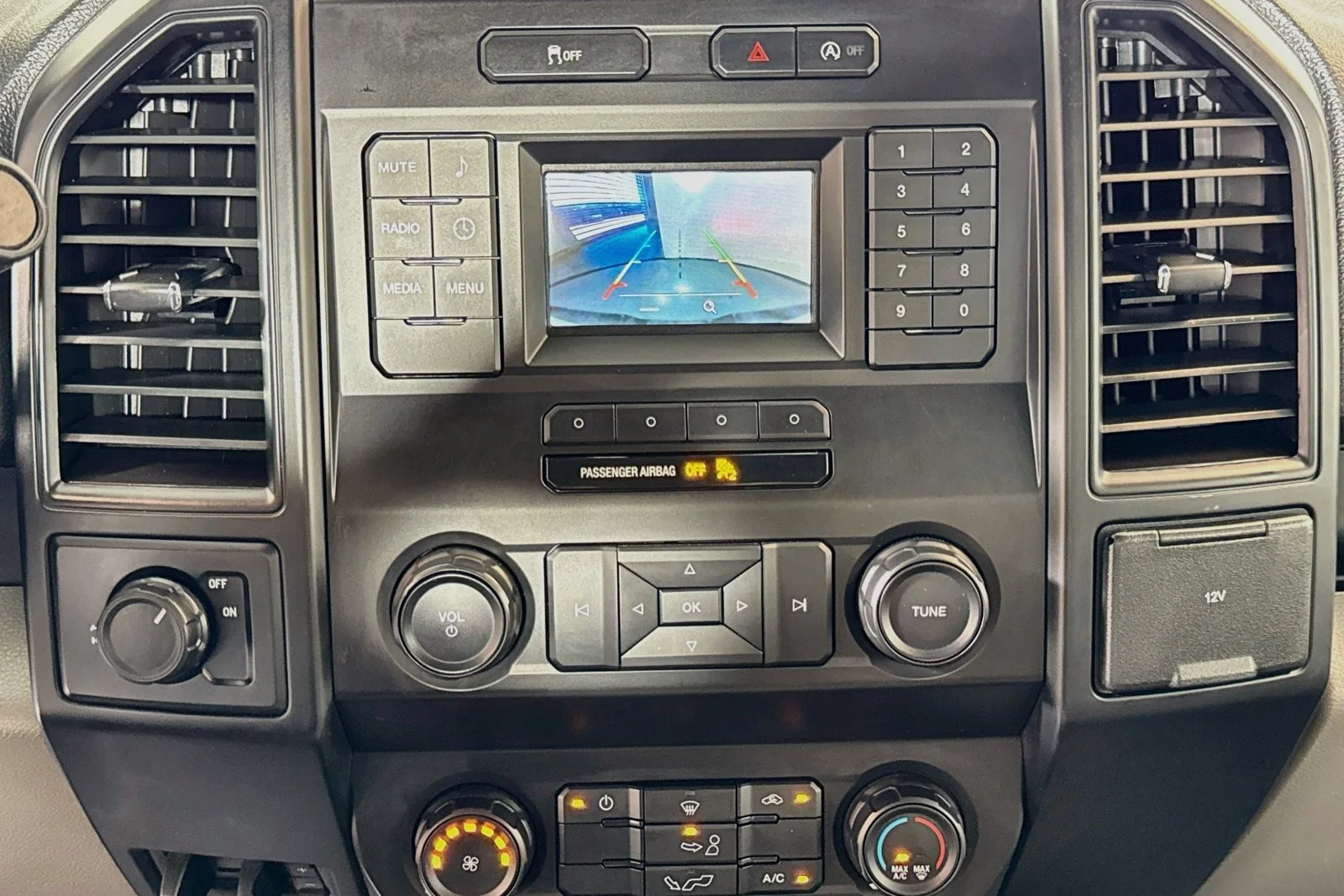 Used 2020 Oxford White Ford XL image 13