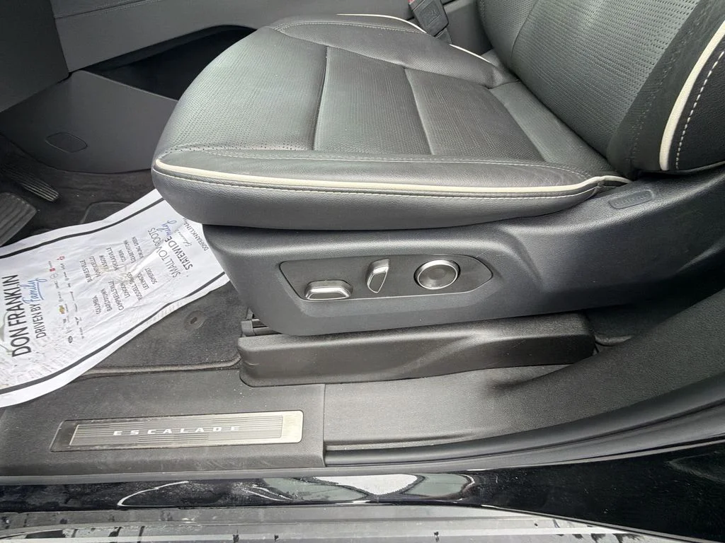 Used 2025 Black Cadillac Sport image 18