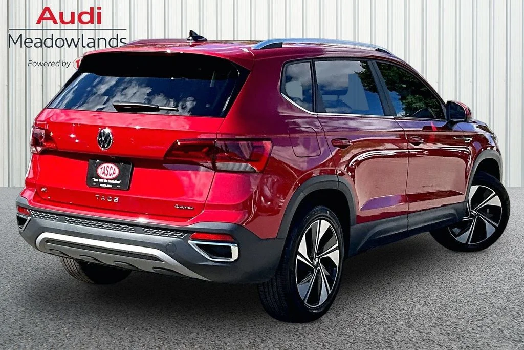 Used 2023 Red Volkswagen 1.5T SE image 6