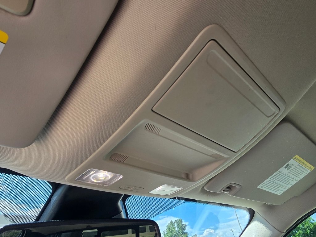 Used 2019 White Platinum Tri-Coat Ford LARIAT image 24