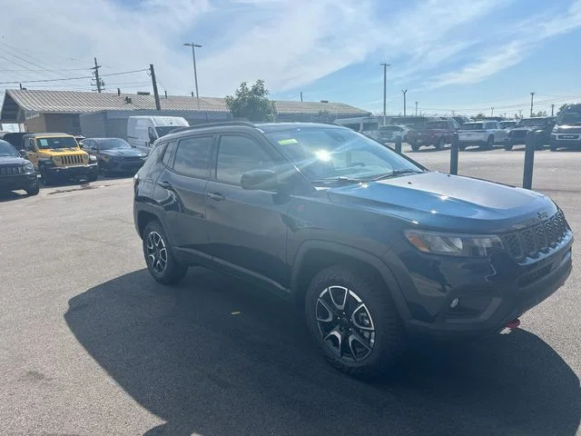 New 2026 Fathom Blue Pearl-Coat Exterior Paint Jeep Trailhawk image 11