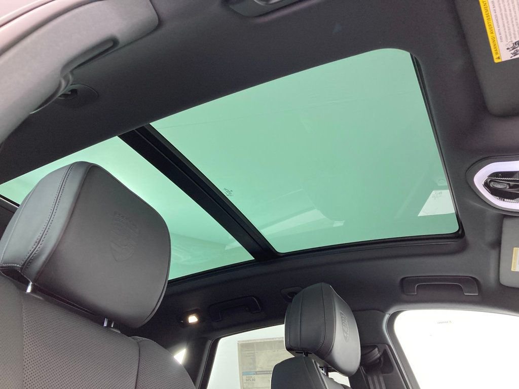 2026 Porsche Macan T - Photo 26