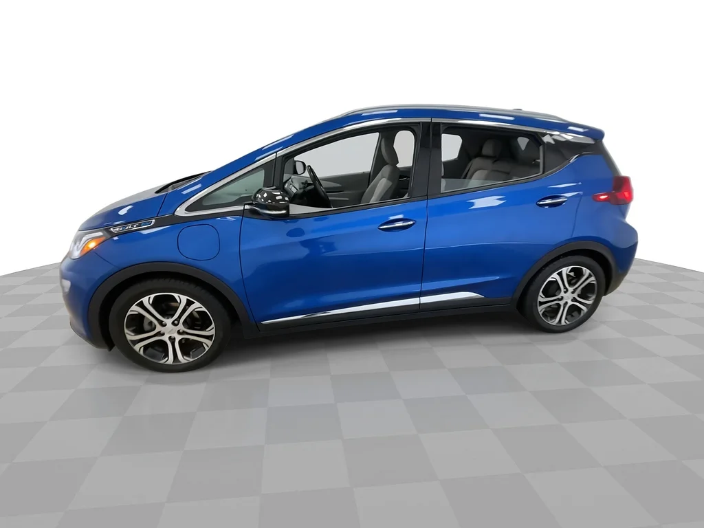 Used 2020 Kinetic Blue Metallic Chevrolet Premier image 6