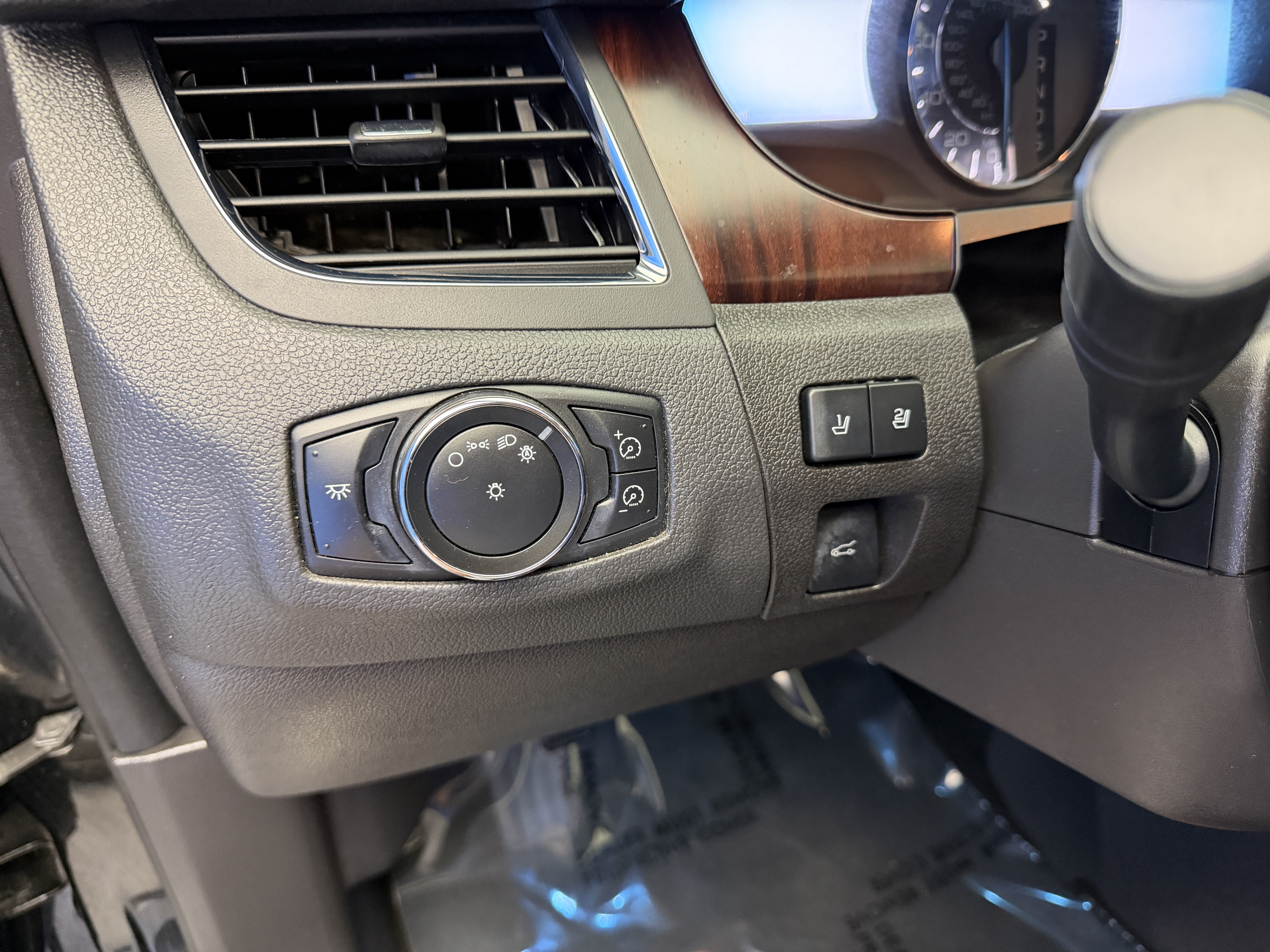 Used 2013 Tuxedo Black Metallic Ford Limited image 14