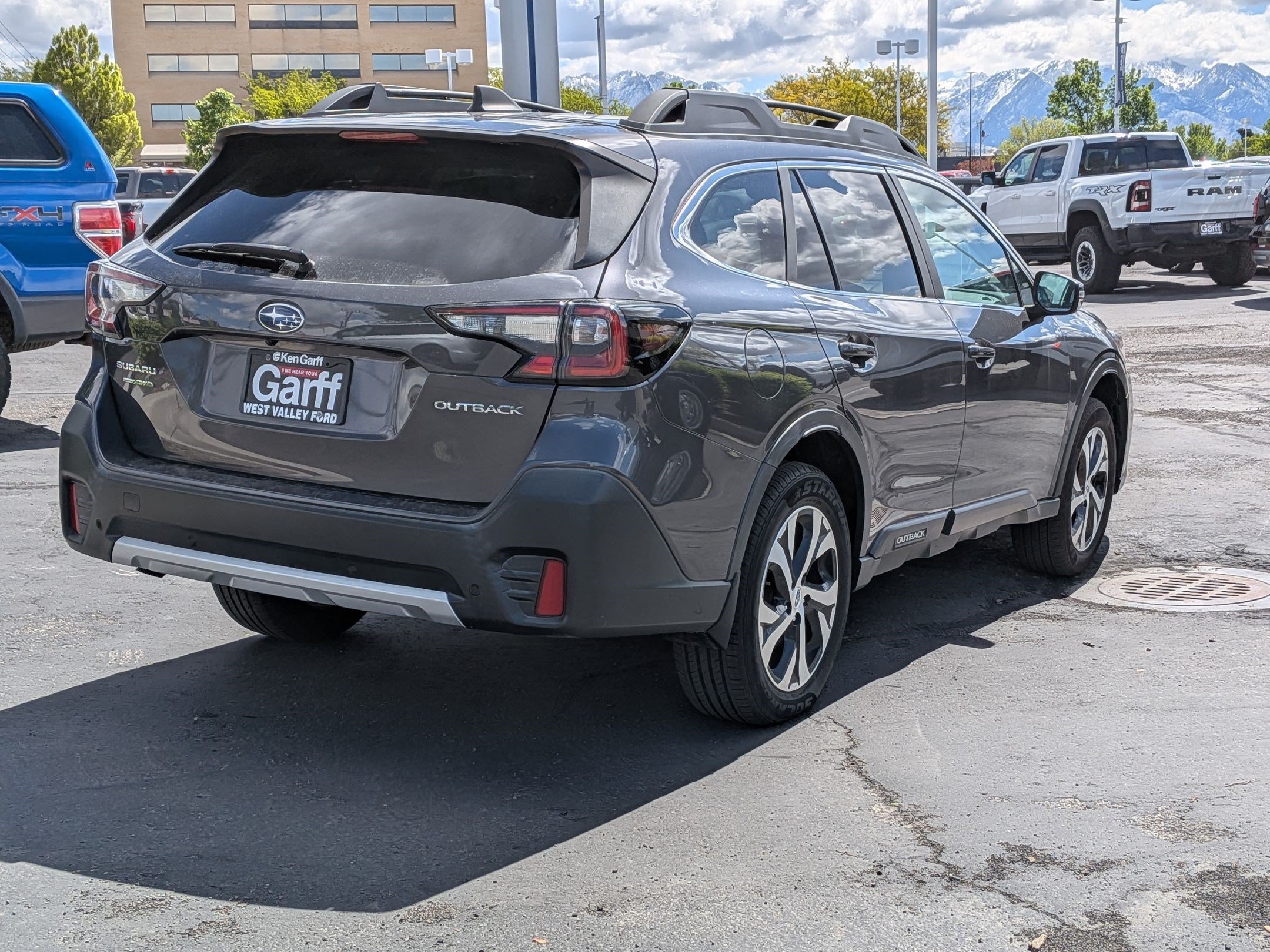 Used 2020 Magnetite Gray Metallic Subaru Limited image 3