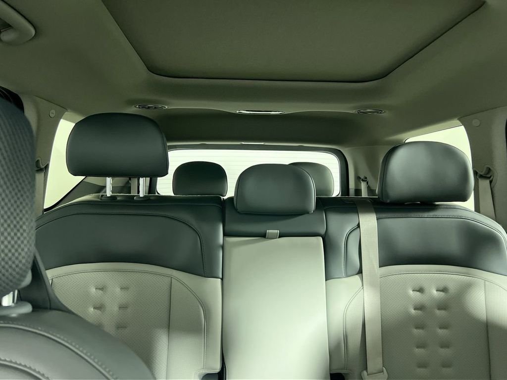 New 2026 Ebony Black Kia Wind AWD image 34