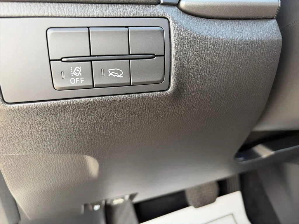 Used 2022 White Mazda Sport image 24