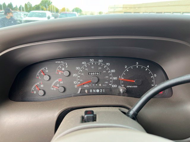 Used 2000 Green Ford Limited image 6