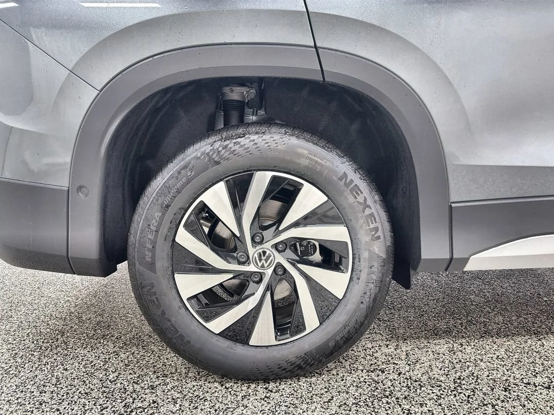 New 2026 Platinum Gray Metallic Volkswagen S image 9