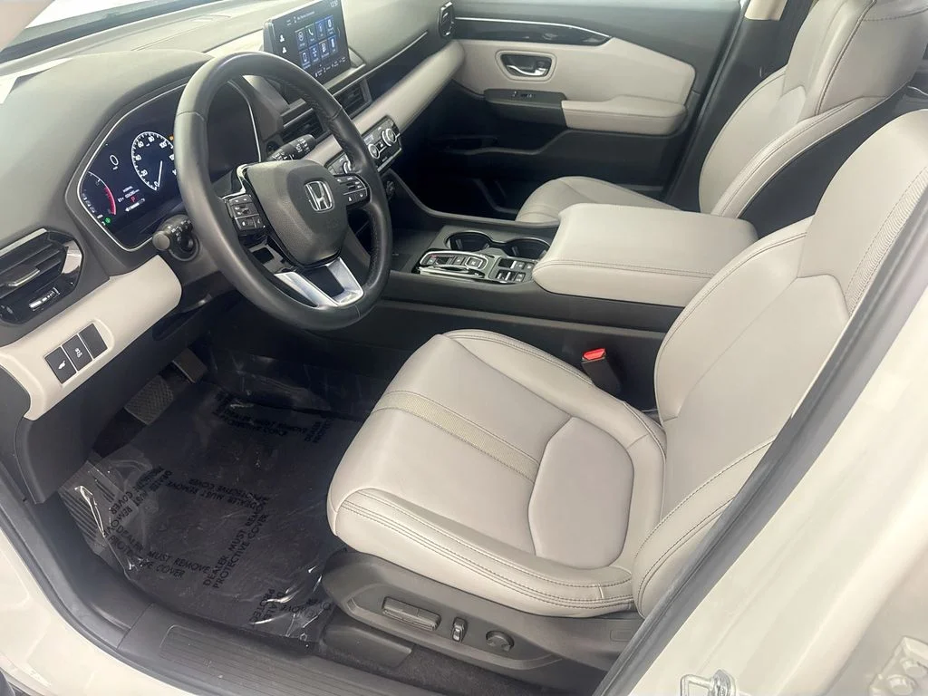 Used 2025  Honda EX-L image 9