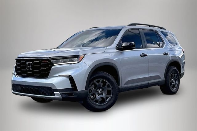 Used 2025  Honda TrailSport image 2