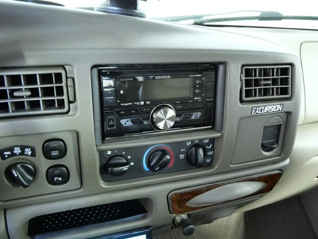 Used 2000 Green Ford Limited image 20