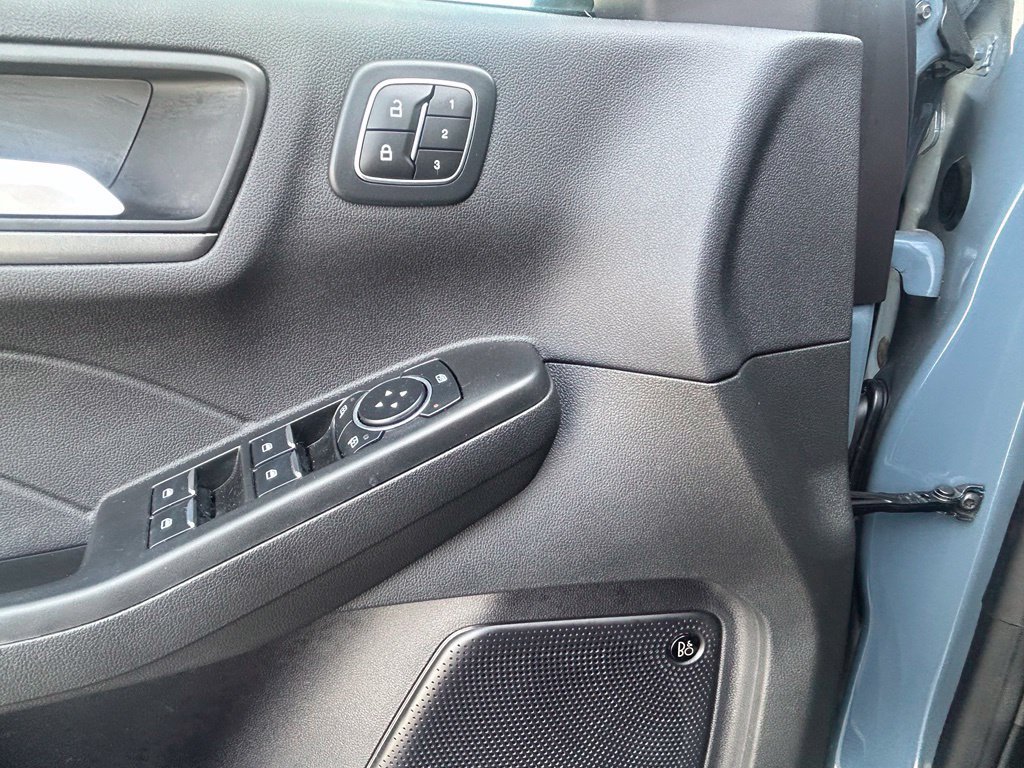 Used 2023 Vapor Blue Ford Active image 7
