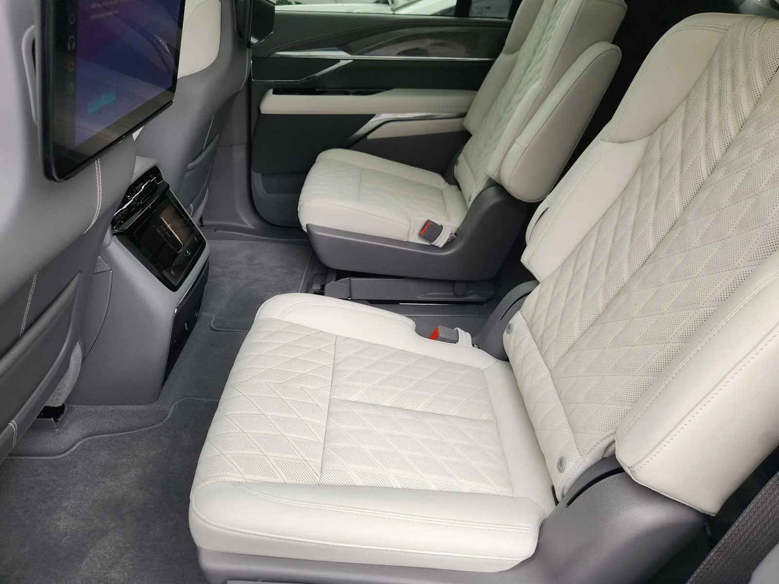 2026 Cadillac Escalade IQL Sport - Photo 20