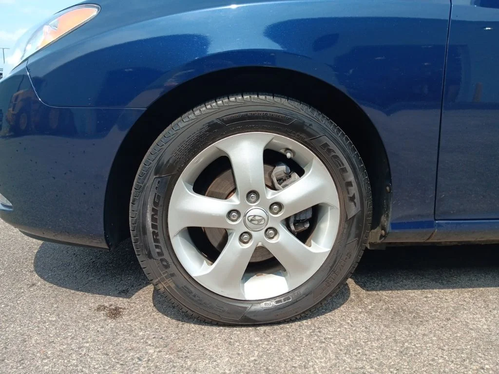 Used 2010 Regatta Blue Pearl Hyundai SE image 10