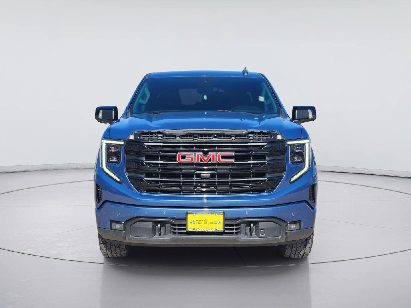 2024 GMC Sierra 1500 photo 2 of 31