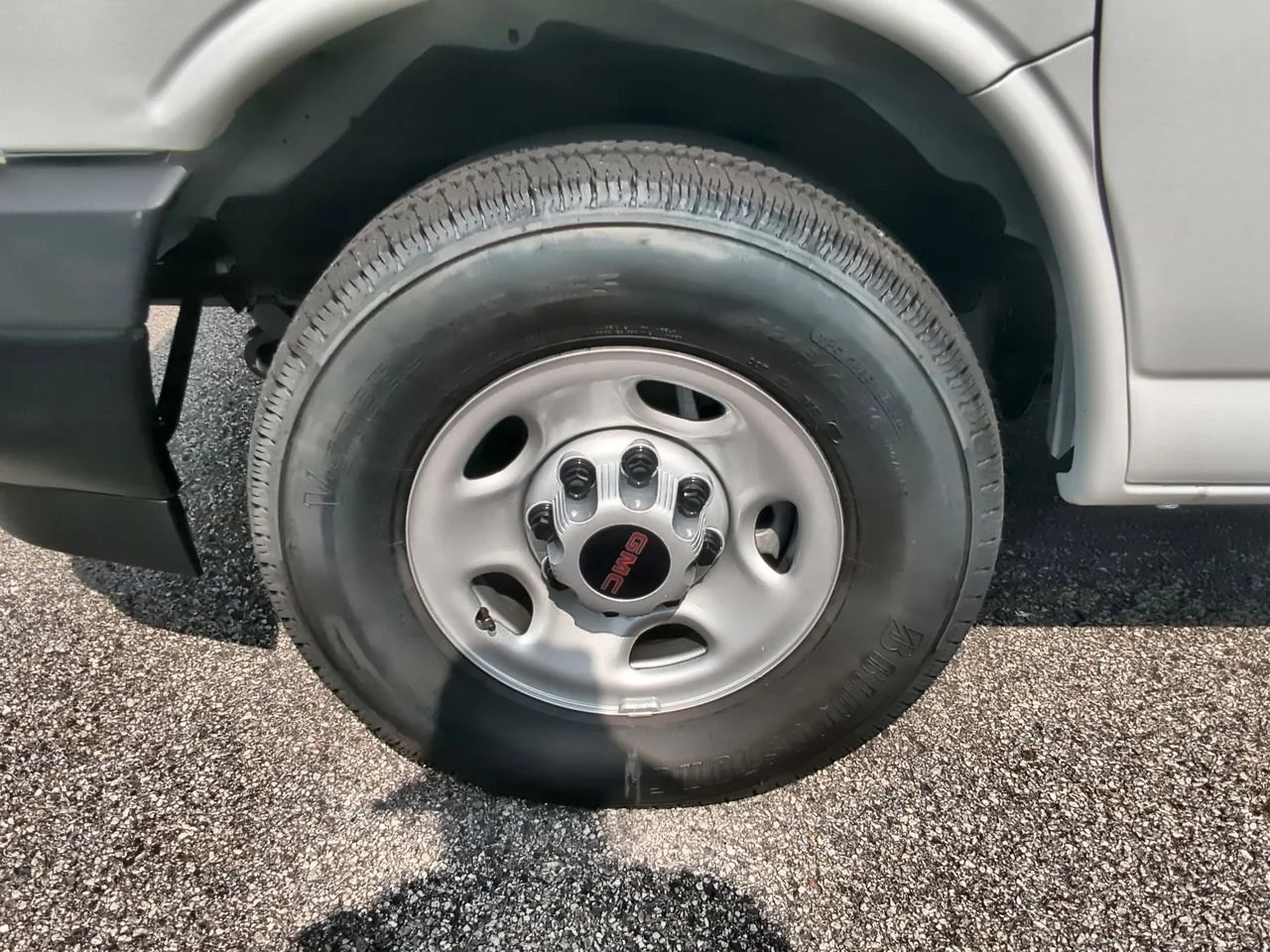 New 2025 Summit White GMC Work Van image 29