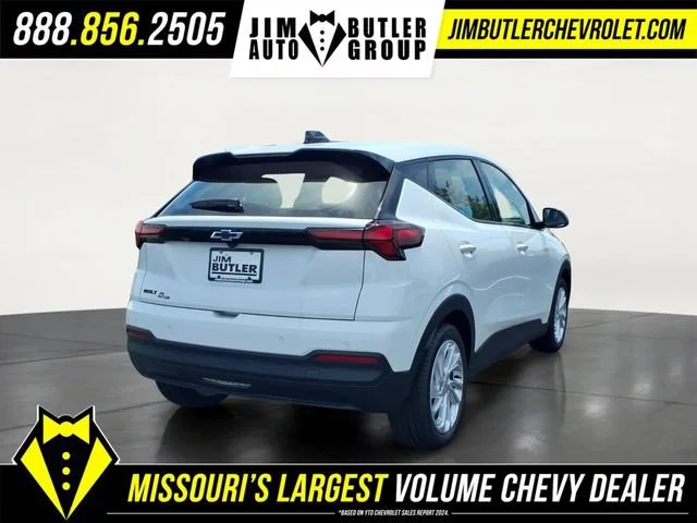 New 2027 Summit White Chevrolet LT image 19