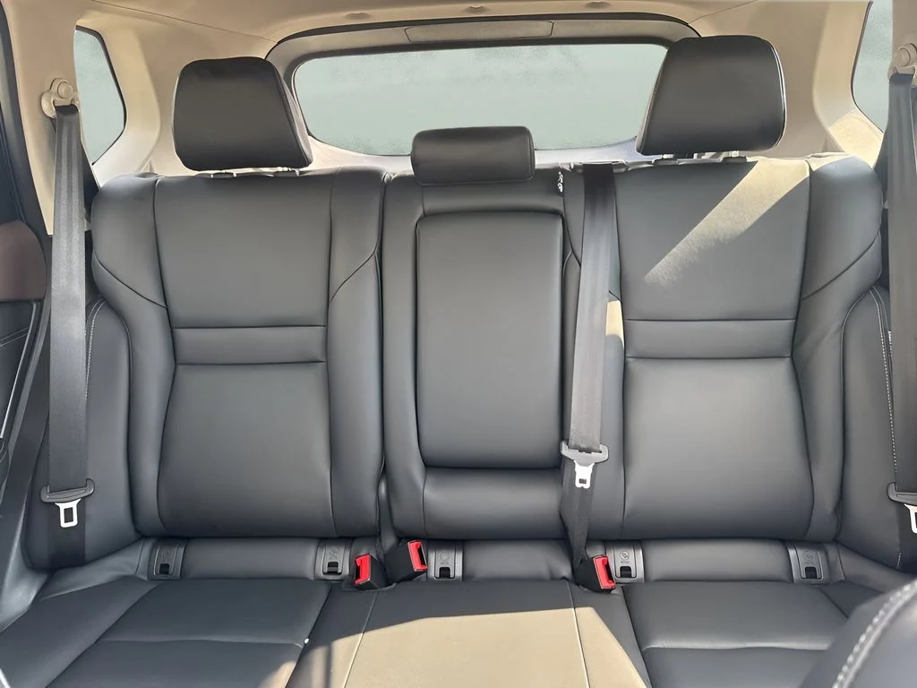 Used 2023 Gray Nissan SL image 13
