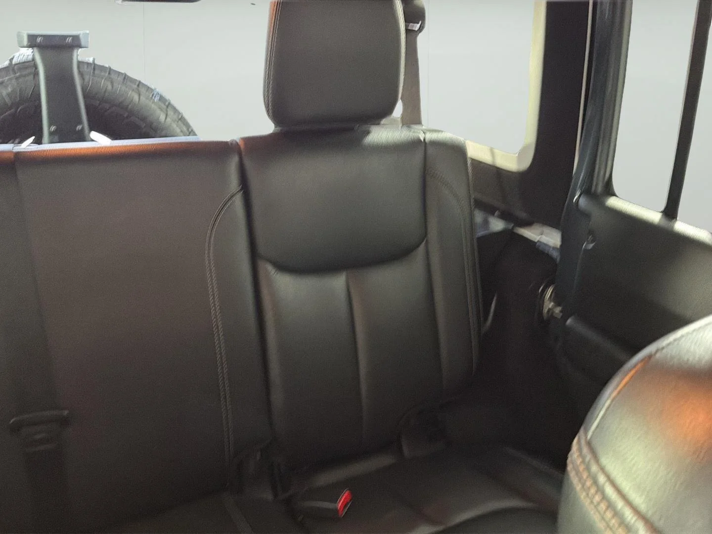 Used 2017 Rhino Clearcoat Jeep Rubicon Hard Rock image 29