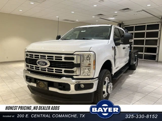 New 2026 White Ford XLT image 1