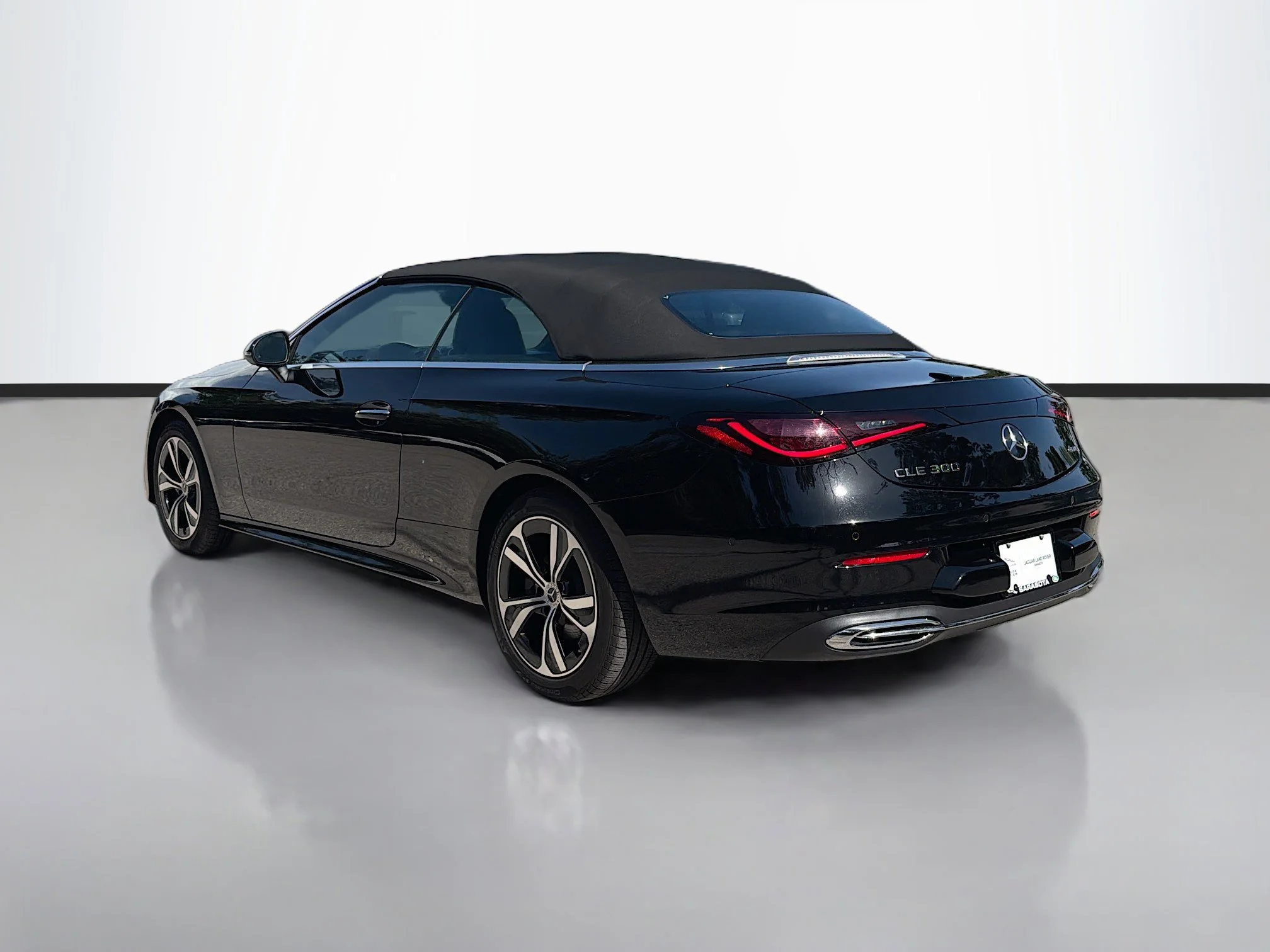 Used 2025 Obsidian Black Metallic Mercedes-Benz CLE 300 image 3