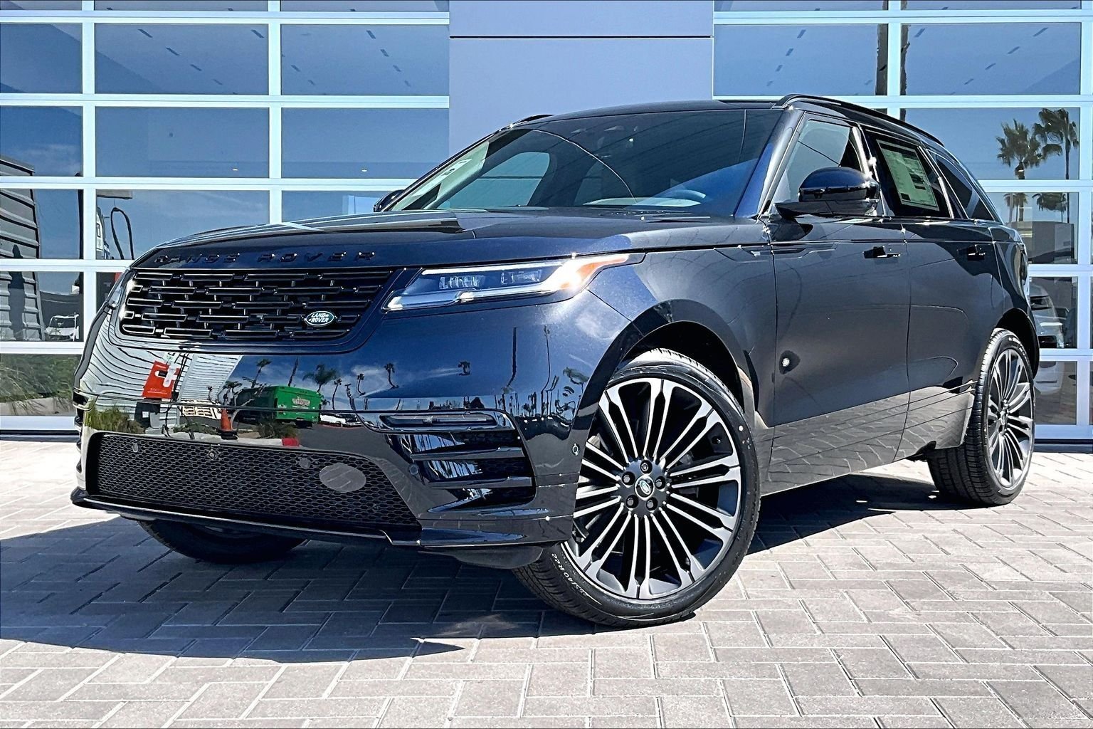 New 2026 Santorini Black Land Rover Dynamic SE image 1
