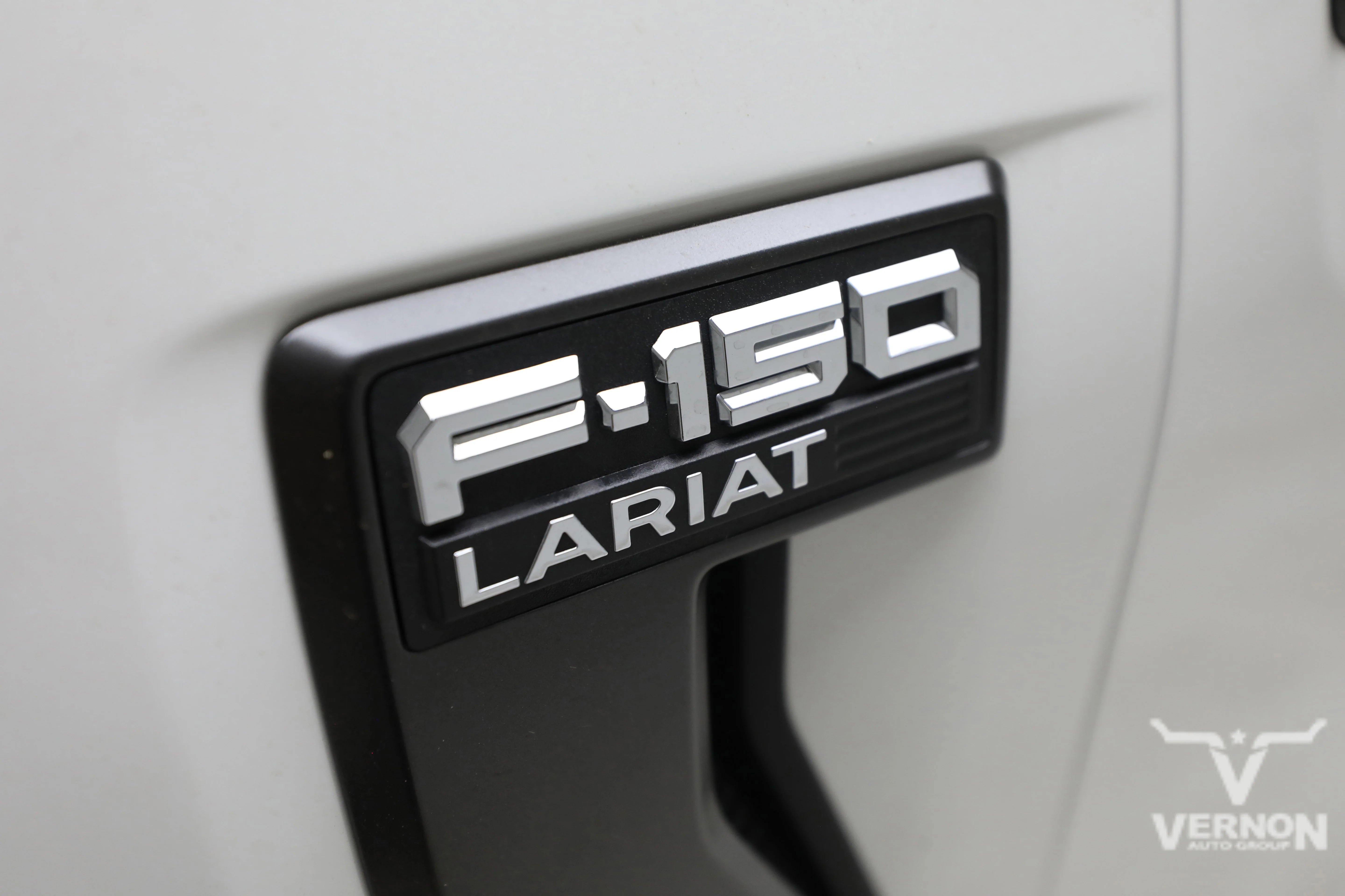 Pre-Owned 2023 Ford F-150 Lariat Crew Cab 4x4 Fx4