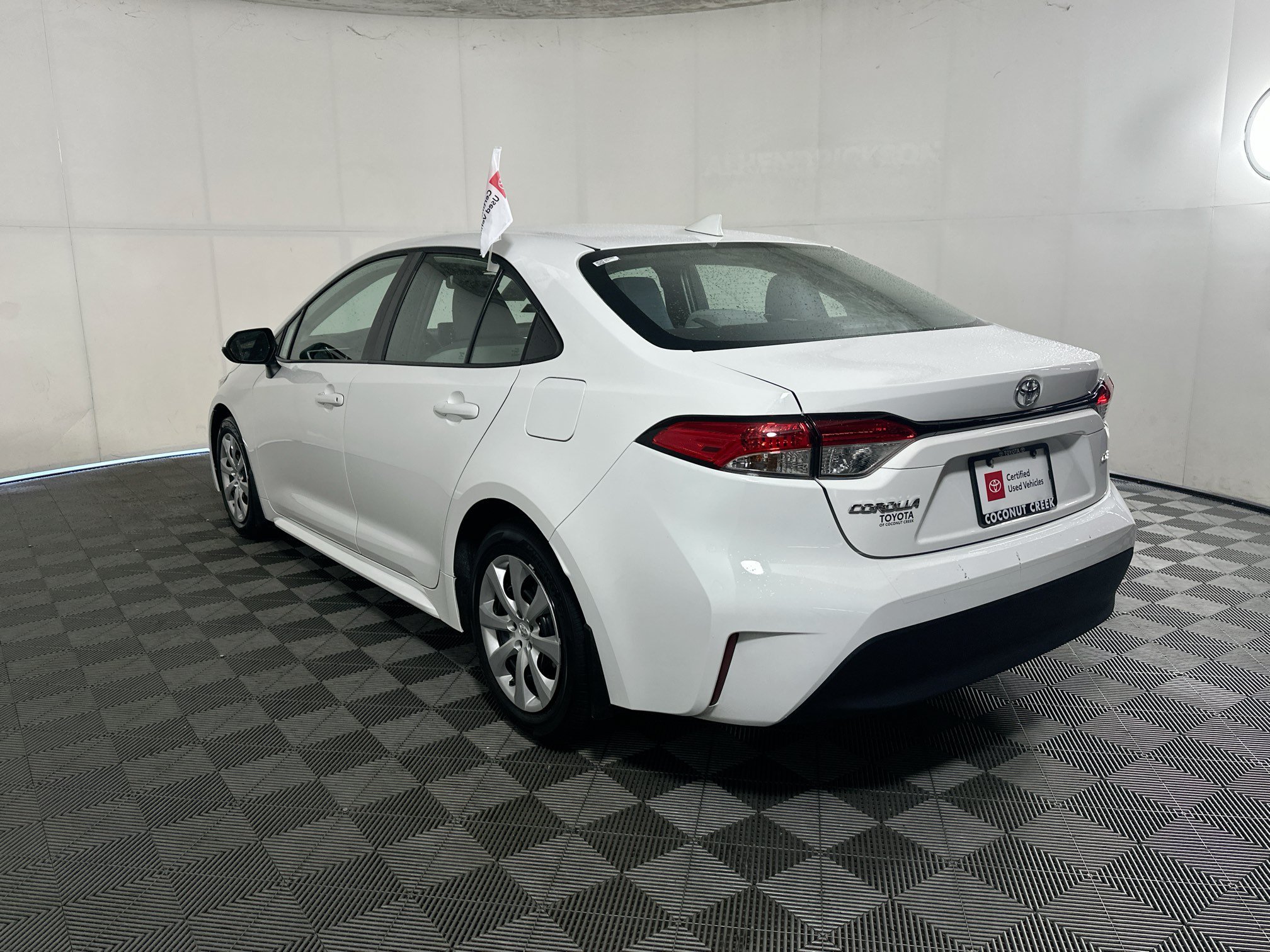 Certified Used 2025 Ice Toyota LE image 5
