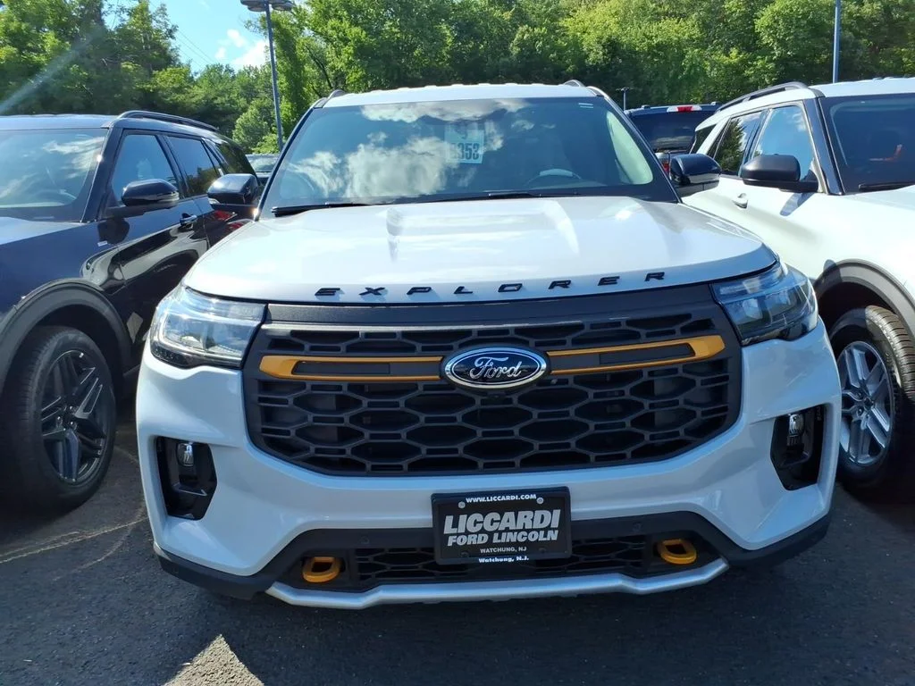 New 2026 Space White Metallic Ford Tremor® image 2