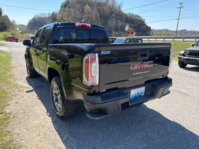 Used 2022 Black GMC AT4 w/Cloth image 5