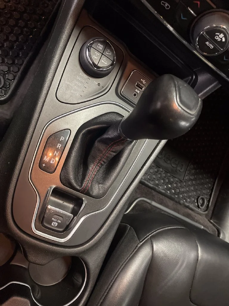 Used 2019 Beige Jeep Trailhawk image 23